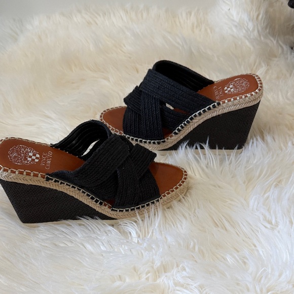 Vince Camuto Black and Tan Woven Wedges 8 - Picture 3 of 7